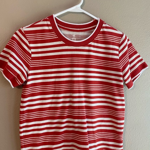 Me to We Top - Picture 1 of 1